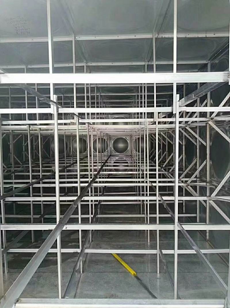 不銹鋼水箱(內(nèi)部實(shí)照)